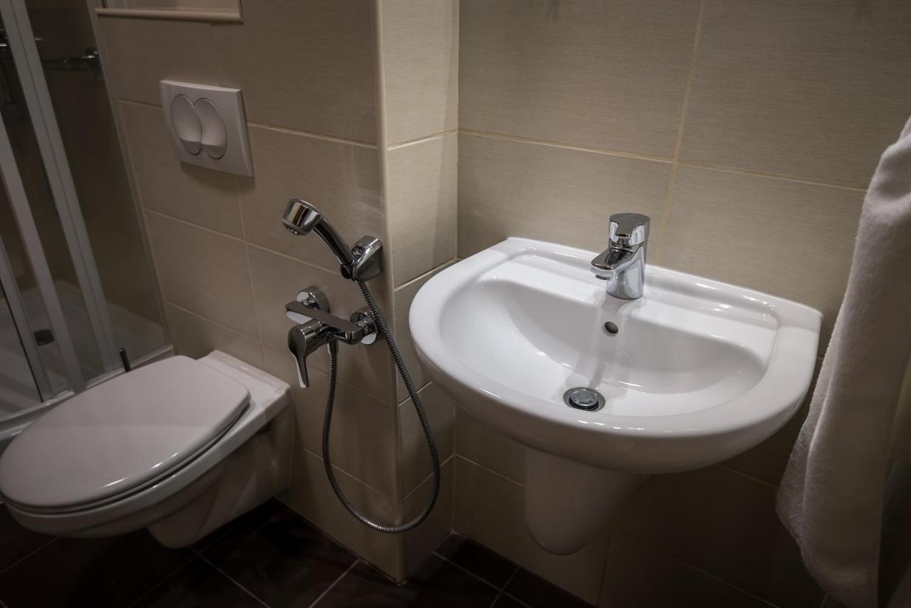 Mokka Apartman Szeged Buitenkant foto