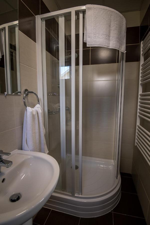 Mokka Apartman Szeged Buitenkant foto